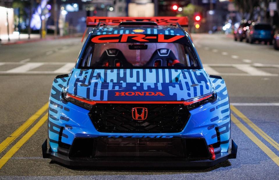 Honda unveils a racing CR-V Hybrid with 800 hp